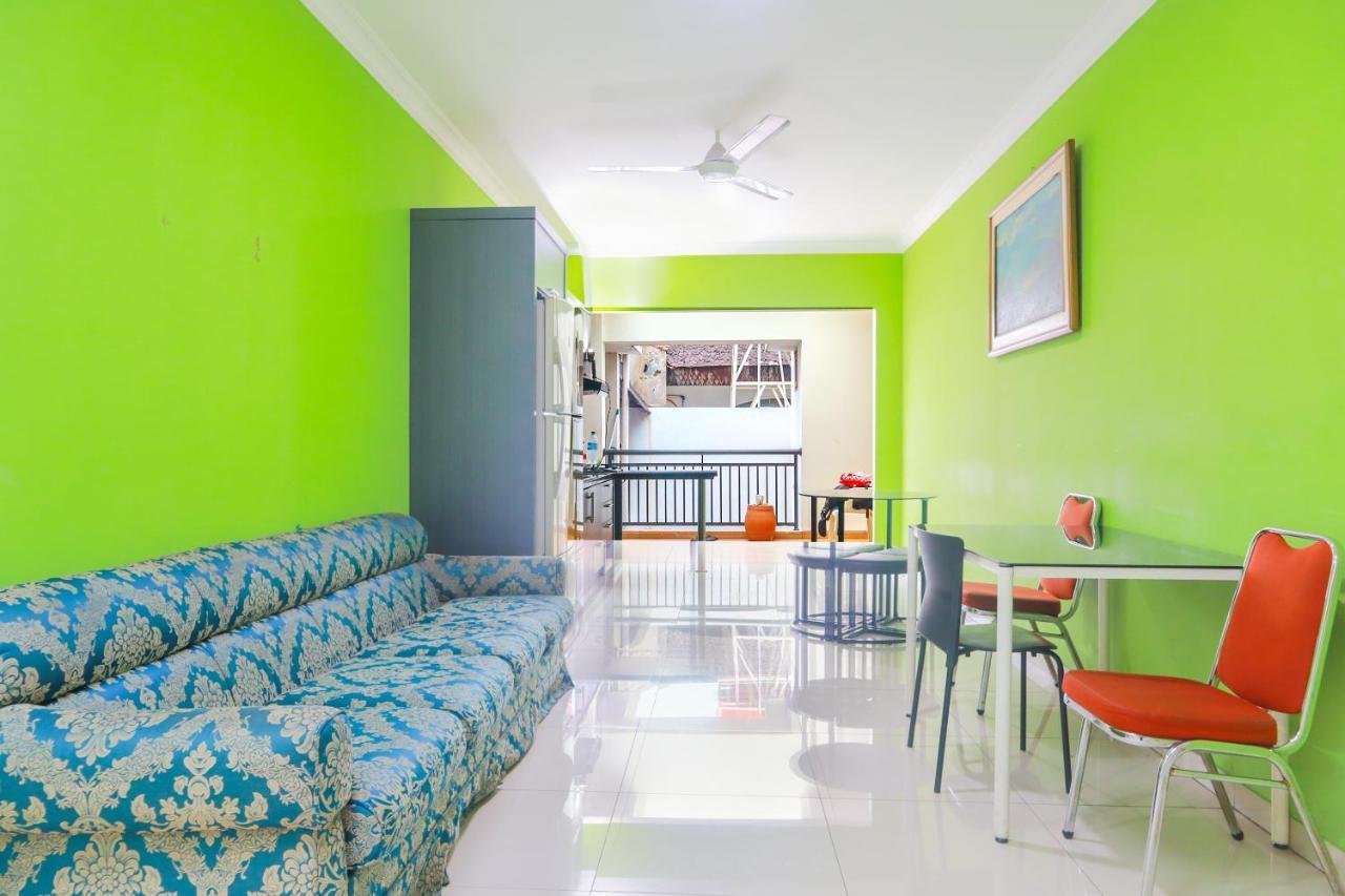Oyo 2196 Ss Homes Джакарта Екстер'єр фото